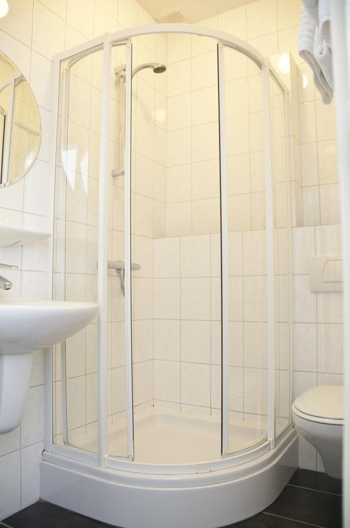 Hotel Steensel Room photo