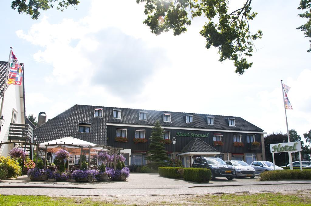 Hotel Steensel Exterior photo