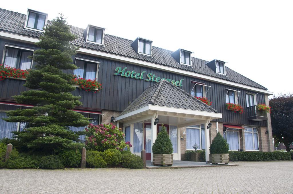 Hotel Steensel Exterior photo